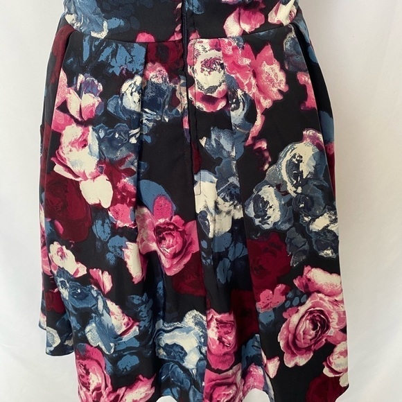 Trixxi Floral Dress - Picture 9 of 14